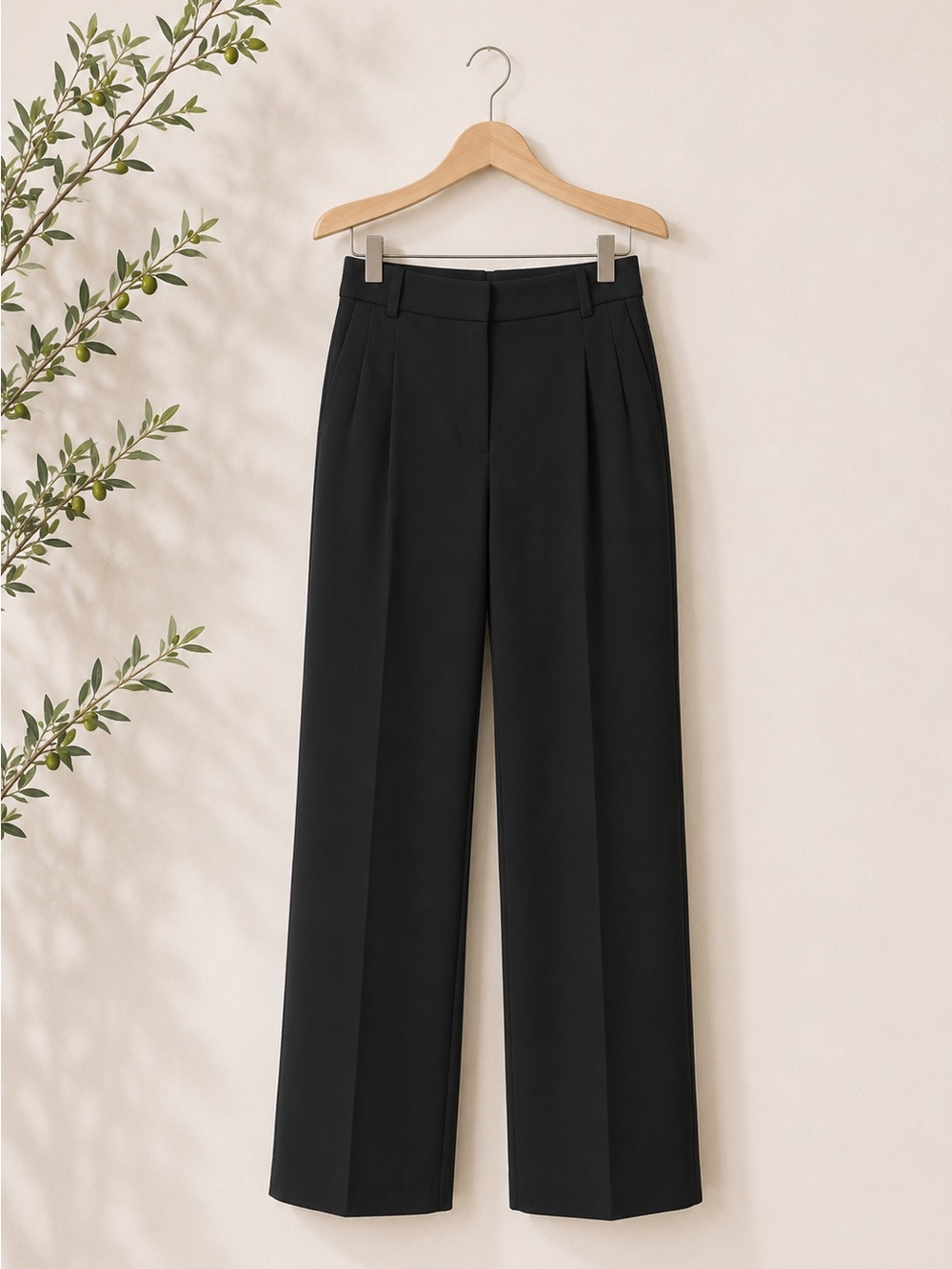ARITZIA | Black Effortless Crepette Pants | 8 Regular